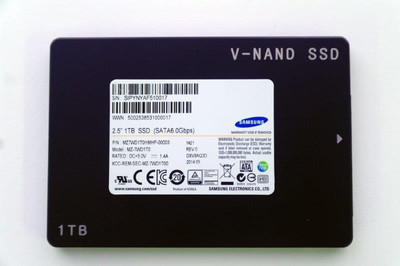 Samsung начинает массовое производство 32-слойных чипов флэш-памяти NAND