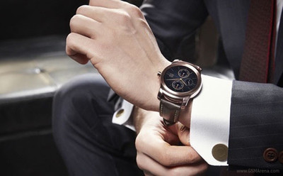 LG Watch Urbane - "умные" часы в стальном корпусе