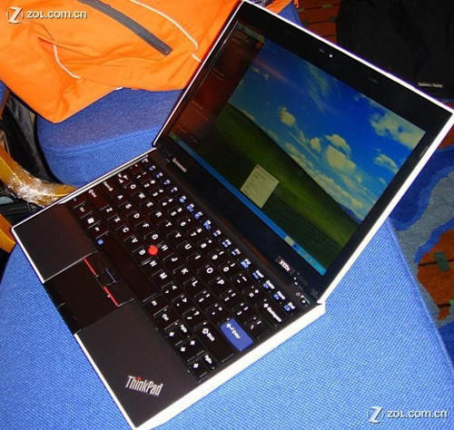 Lenovo нетбук ThinkPad X100e