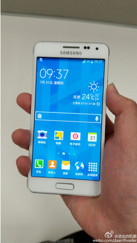 Смартфон Samsung Galaxy Alpha на новых фотографиях